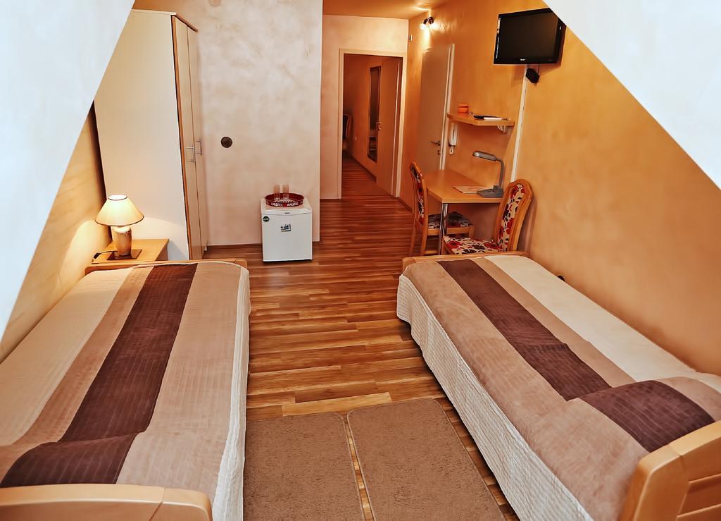 Apartmani Amaro Νόβι Σαντ Δωμάτιο φωτογραφία