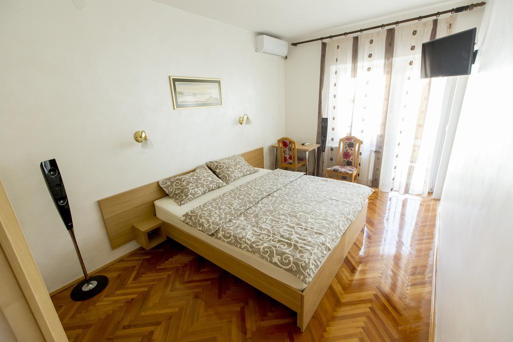 Apartmani Amaro Νόβι Σαντ Εξωτερικό φωτογραφία