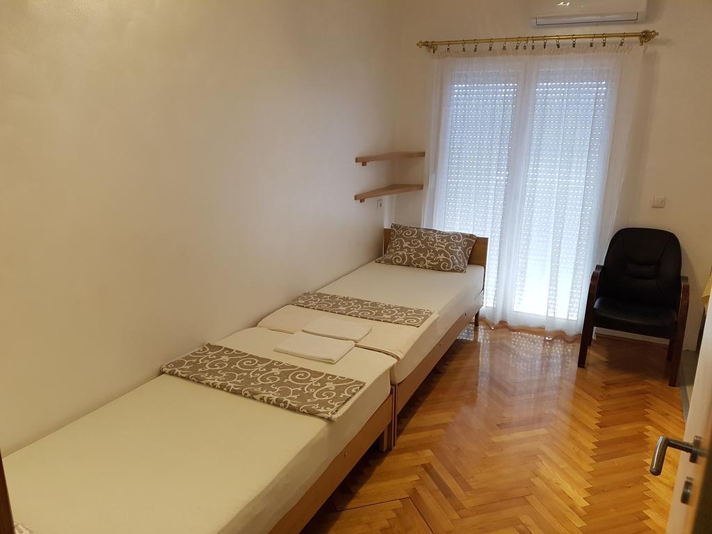 Apartmani Amaro Νόβι Σαντ Εξωτερικό φωτογραφία